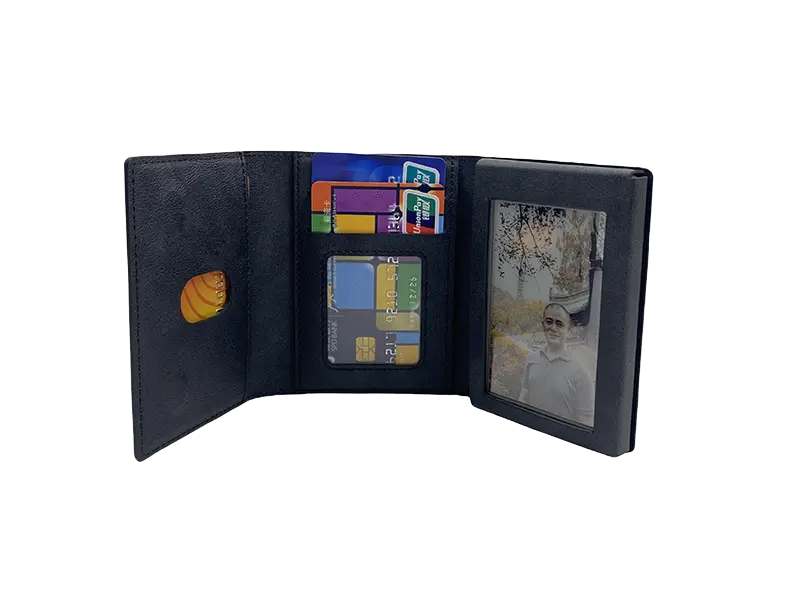 The Future of Personal Carry Introducing the E-Ink Smart Wallet (2)